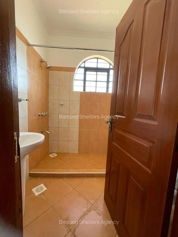 4 Bed House with En Suite in Kiambu Road - 12