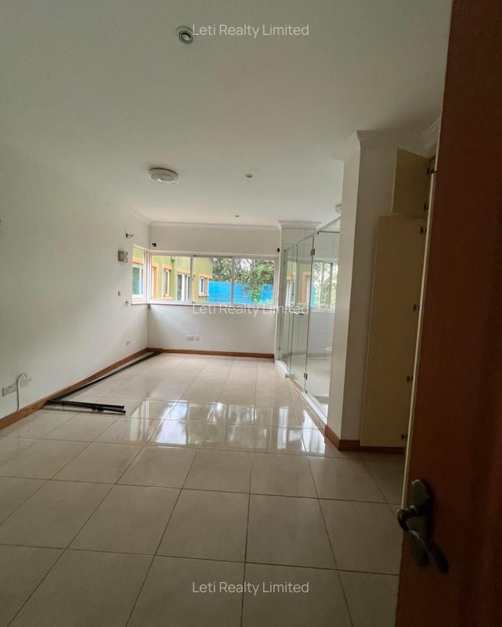 4 Bed Townhouse with En Suite in Riverside - 8