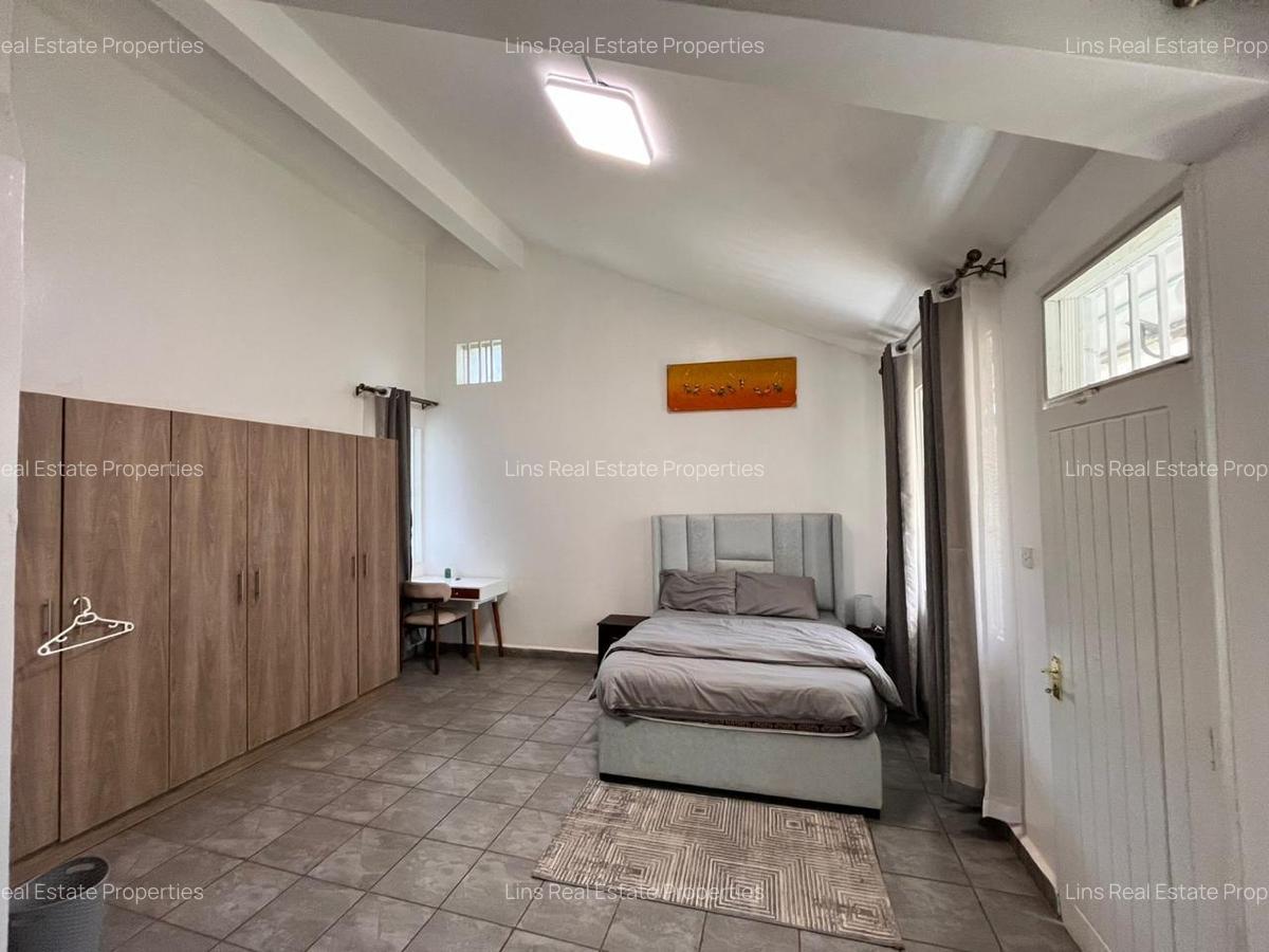 4 Bed House with En Suite in Nyari - 15