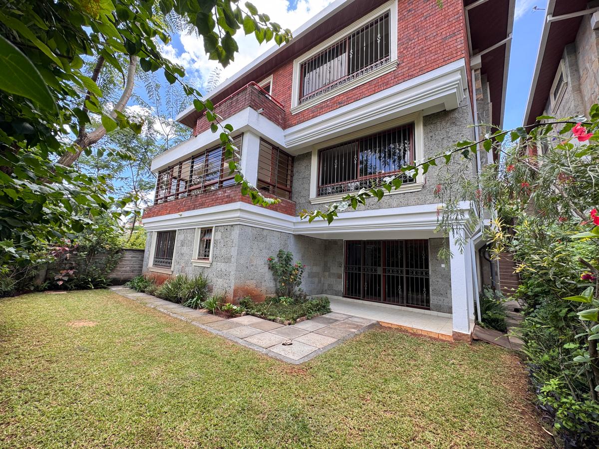 5 Bed Townhouse with Swimming Pool at Spring Valley - 18