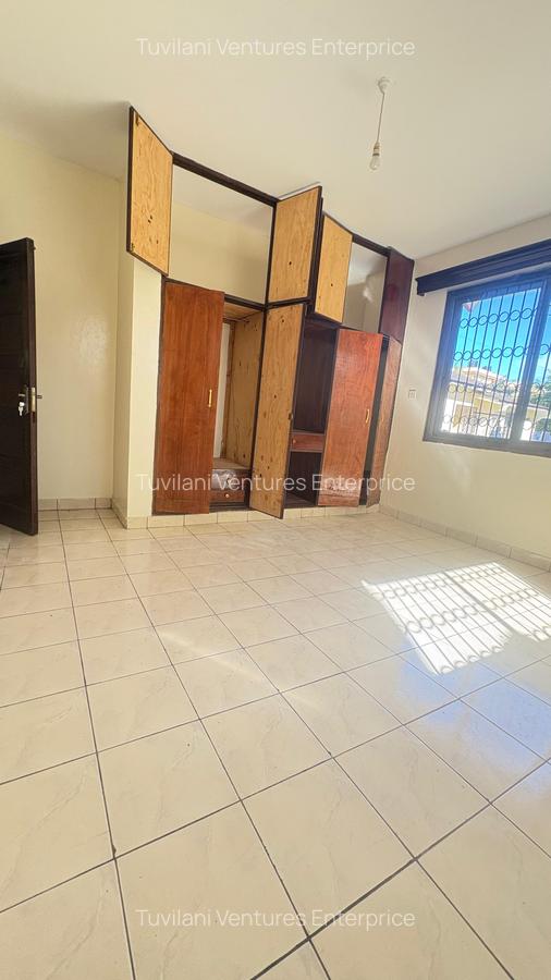 5 Bed Townhouse with En Suite at Nyali Mombasa - 4