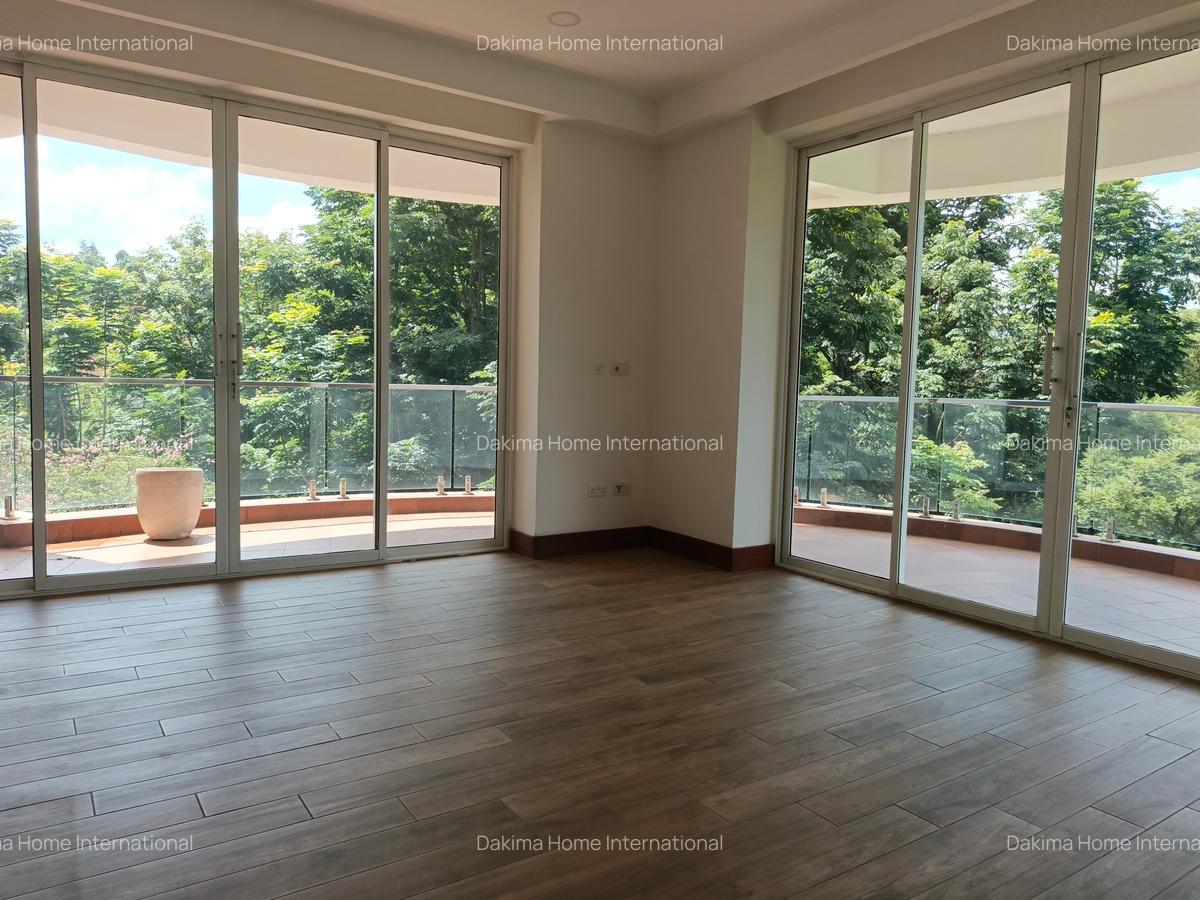 4 Bed Apartment with En Suite in Parklands - 7
