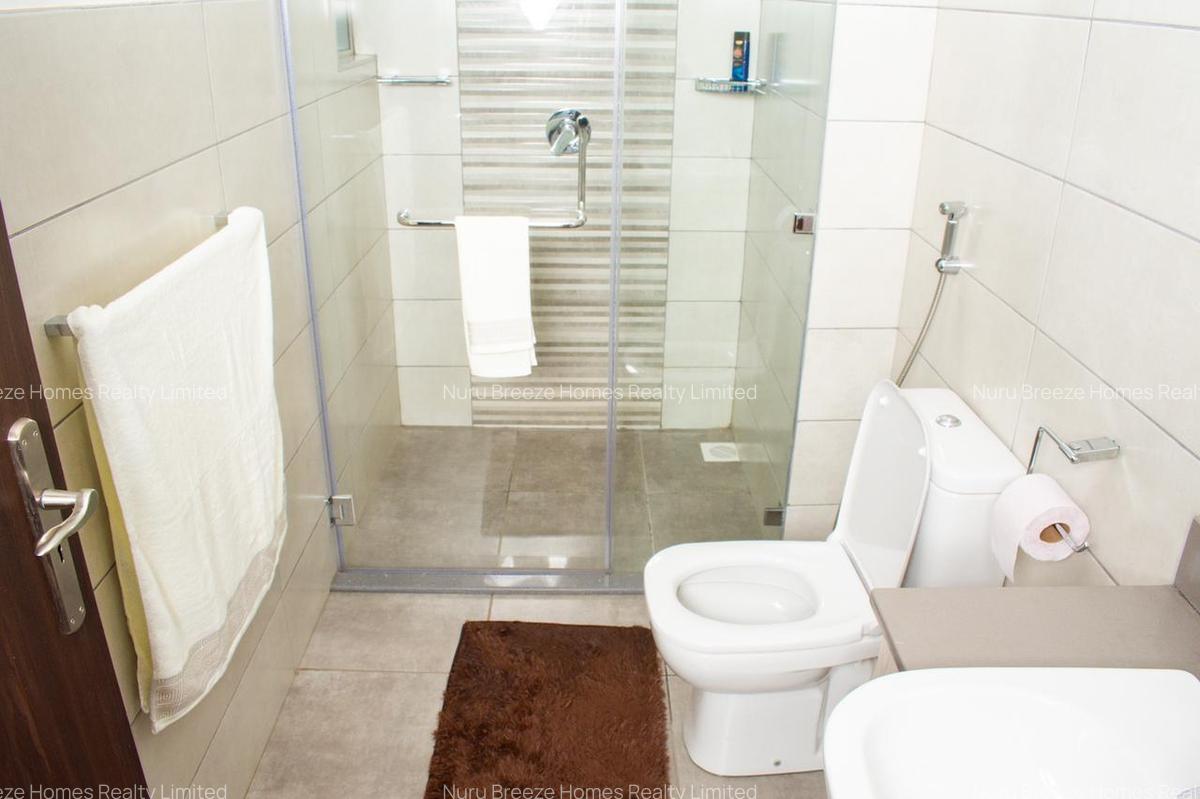 Serviced 2 Bed Apartment with En Suite in Parklands - 13