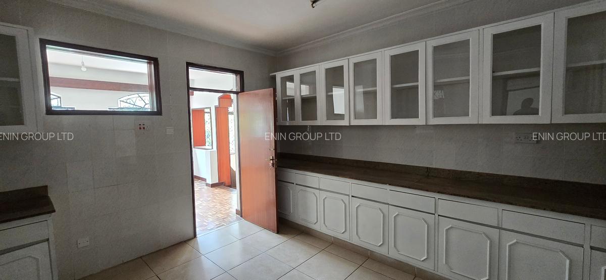 5 Bed Townhouse with En Suite at Nyari Central - 6