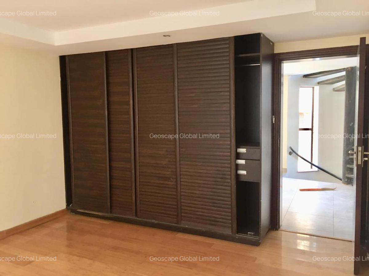 5 Bed House with En Suite in Spring Valley - 14