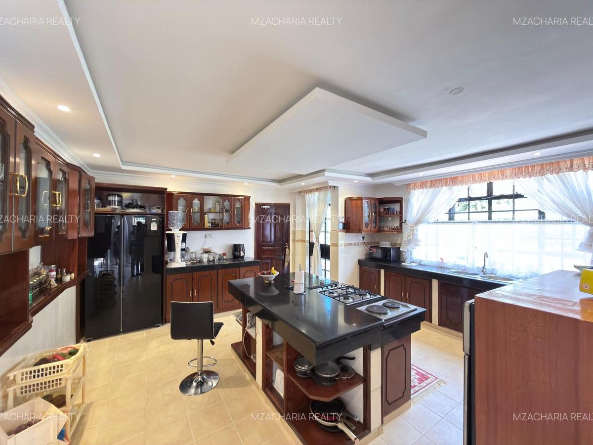 4 Bed House with En Suite in Kitisuru - 3