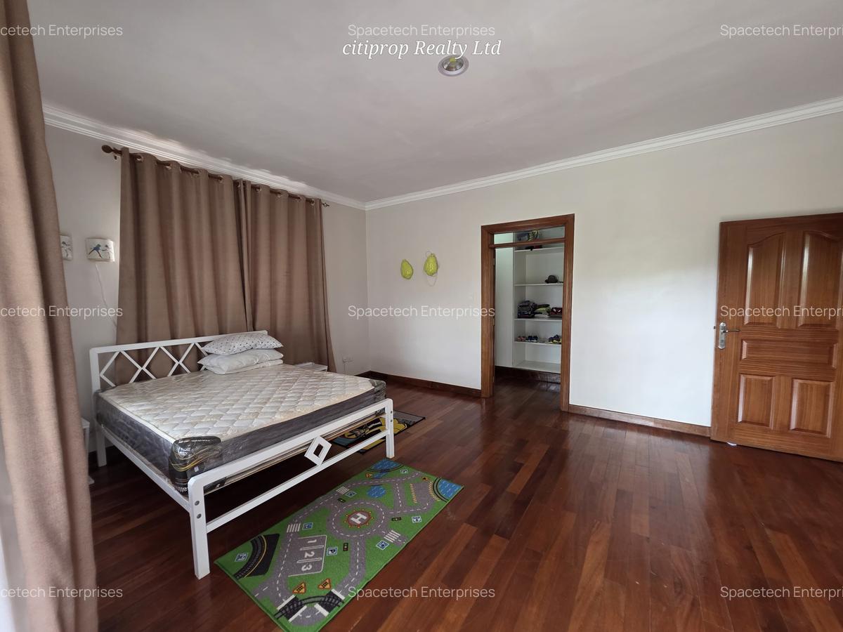 4 Bed House with En Suite in Runda - 14