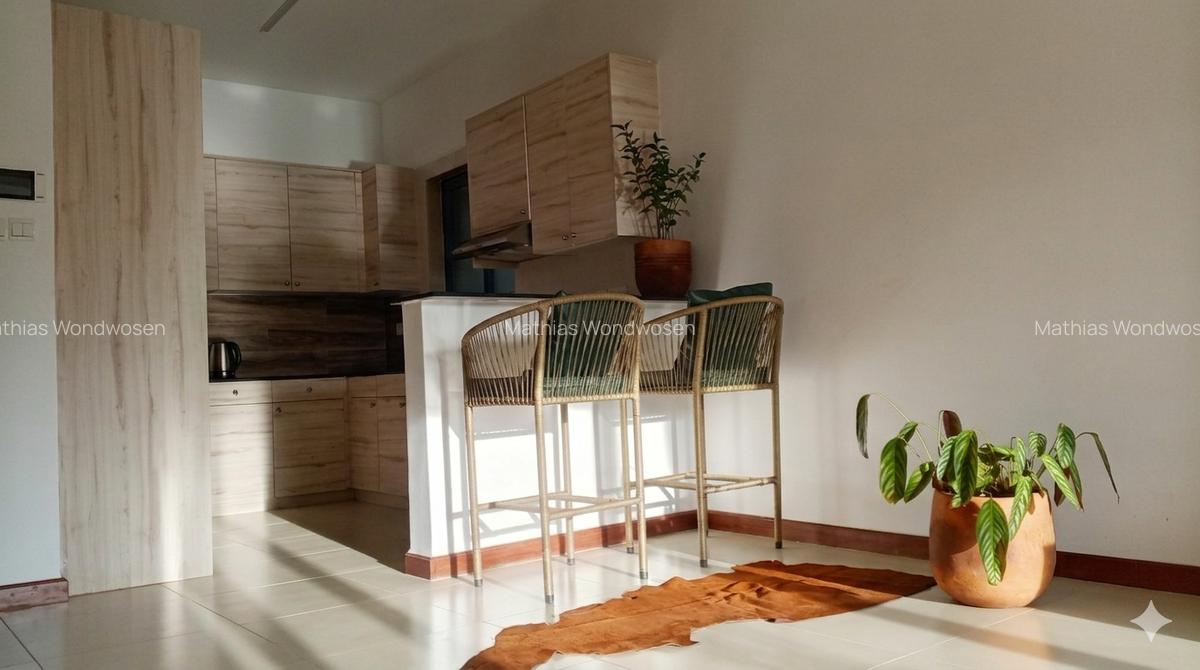 Serviced 2 Bed Apartment with En Suite at Lantana - 1