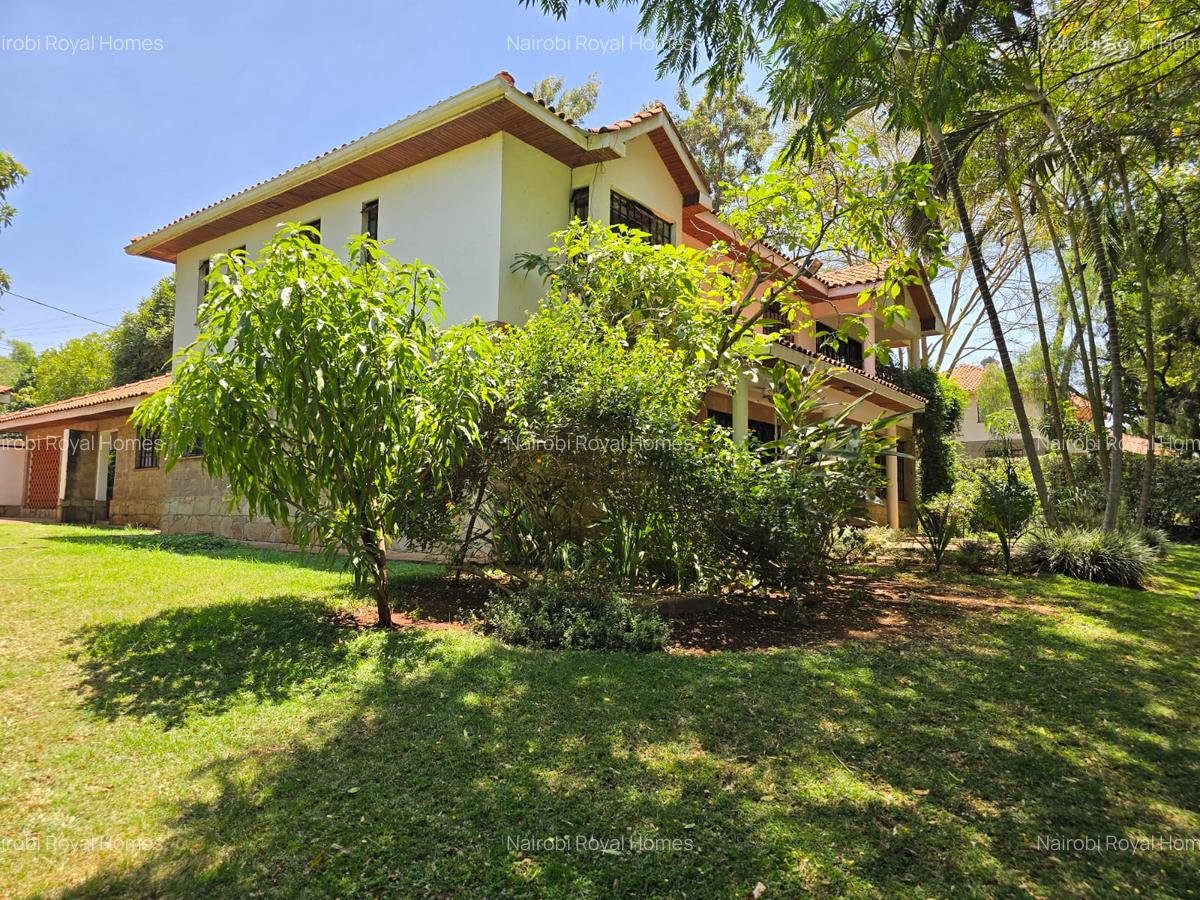 5 Bed Townhouse with En Suite at Meadows - 11