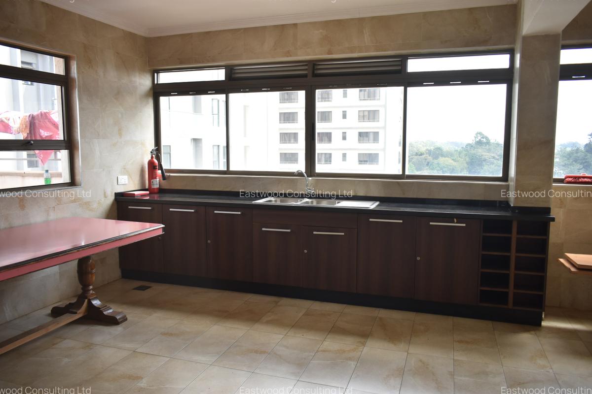 4 Bed Apartment with En Suite at Fourth Parklands - 9