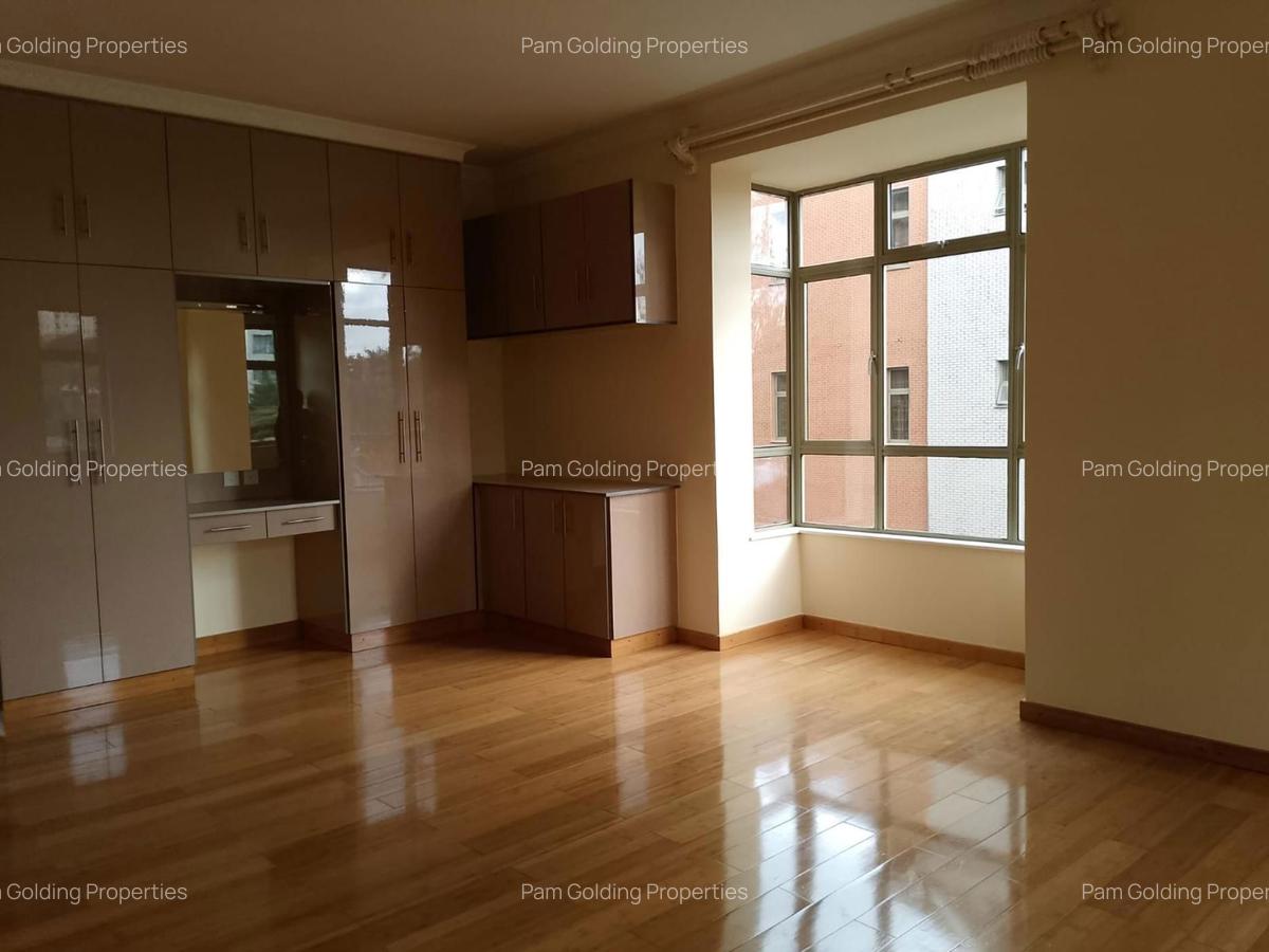 3 Bed Apartment with En Suite in Kilimani - 14