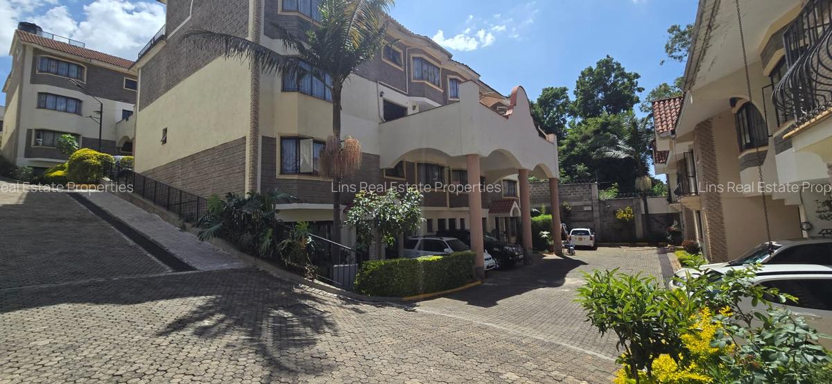 4 Bed Townhouse with En Suite in Brookside - 4