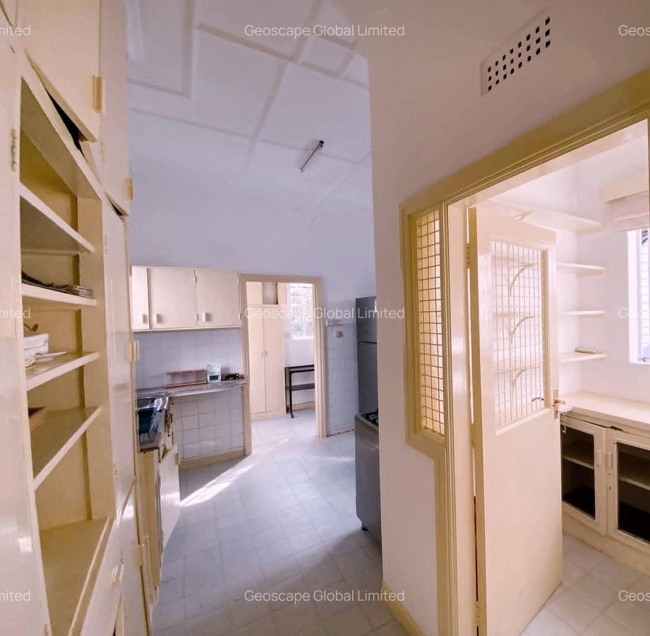 4 Bed Apartment with En Suite in Muthaiga - 5