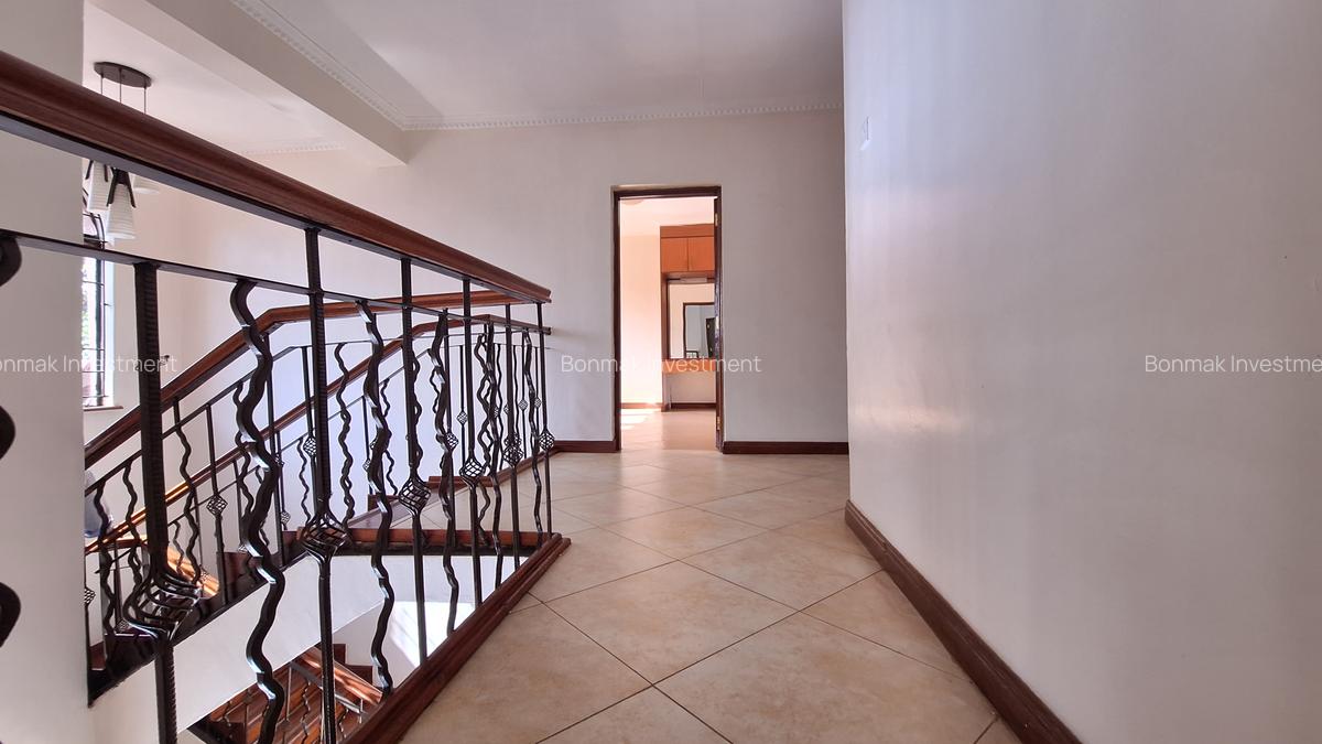 4 Bed Townhouse with En Suite at Lavington Green - 15