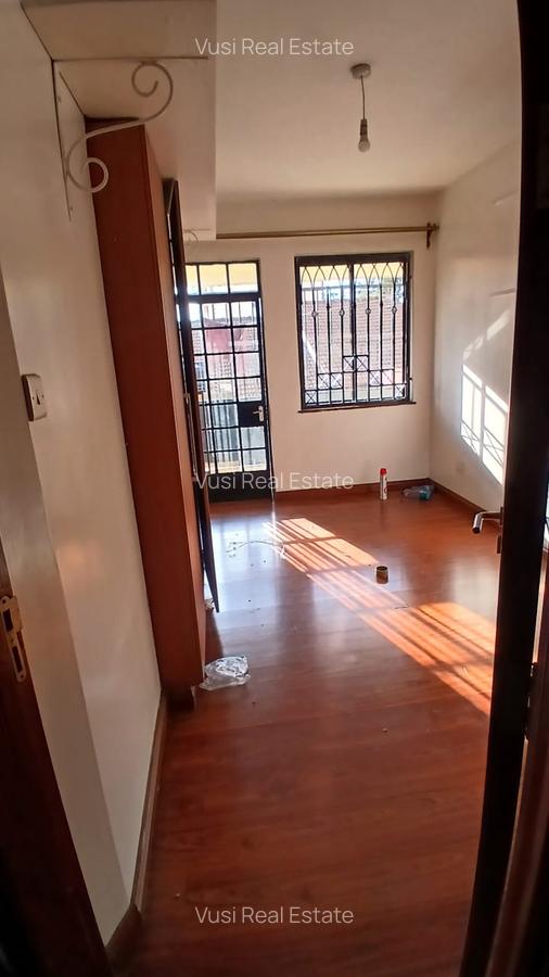 3 Bed Apartment with En Suite in Lavington - 4