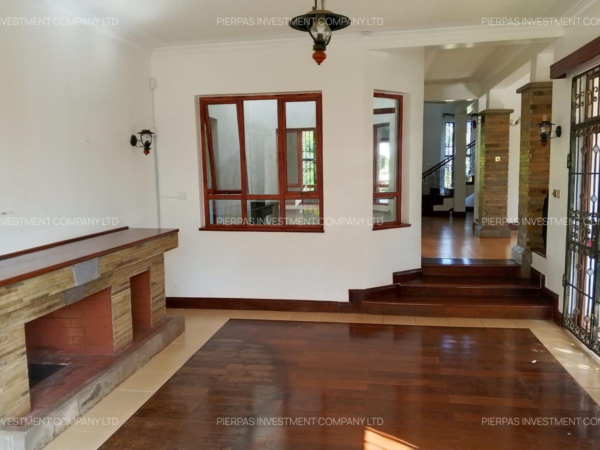 5 Bed Townhouse with En Suite in Runda - 3