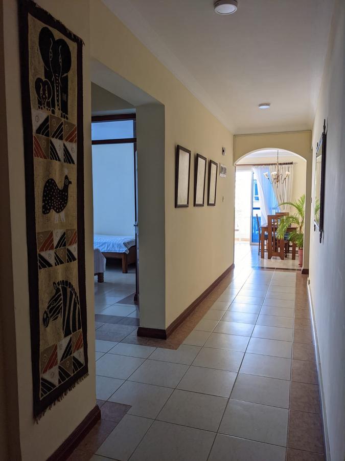 Serviced 2 Bed Apartment with En Suite in Nyali Area - 5