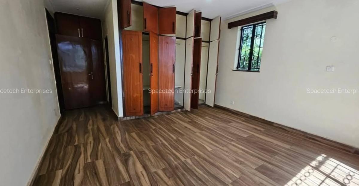 4 Bed House with En Suite in Runda - 10