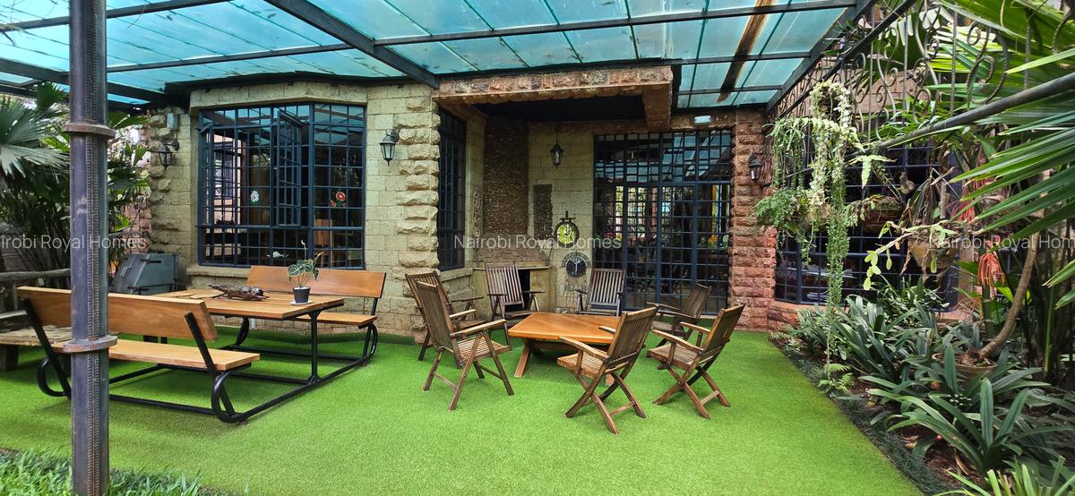 3 Bed Townhouse with En Suite at Nyari Close - 3