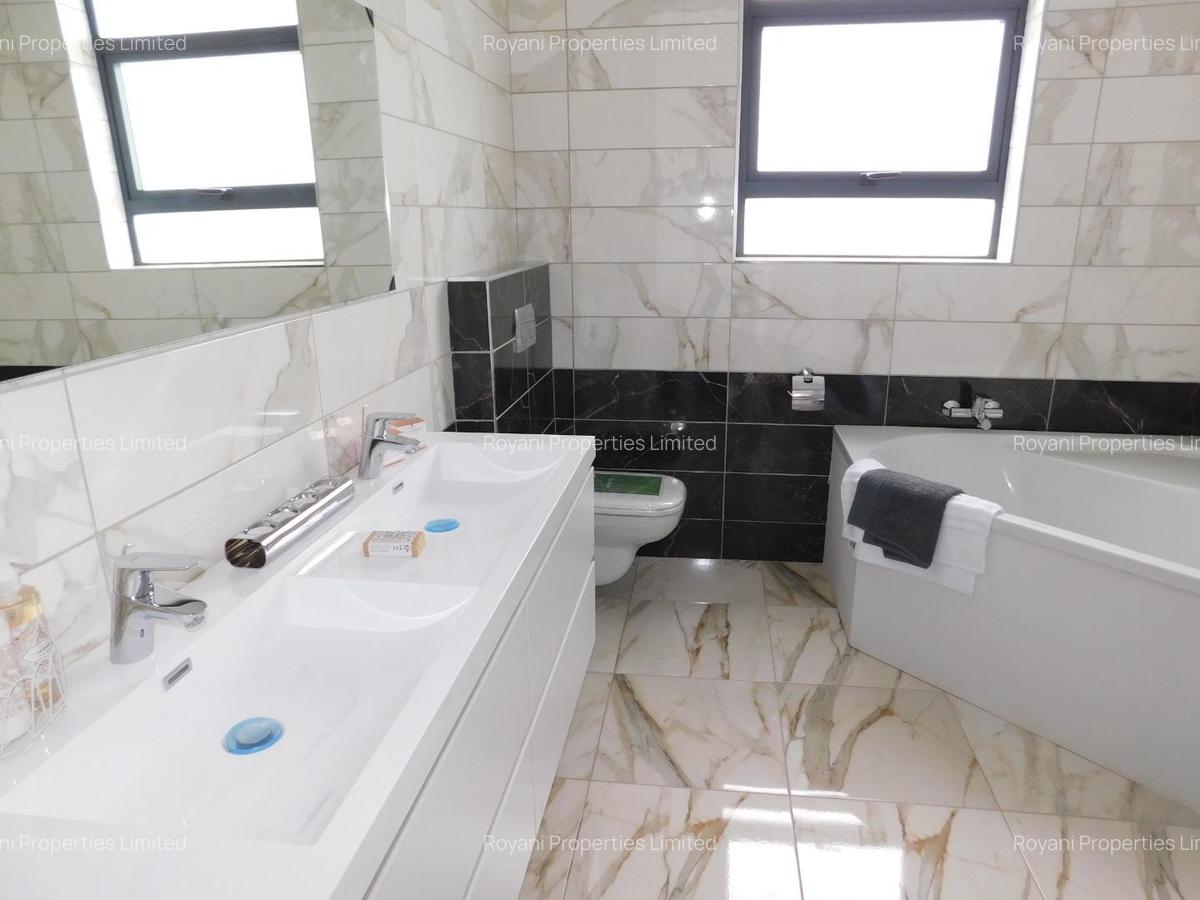 4 Bed Townhouse with En Suite at Five Star Paradise - 14