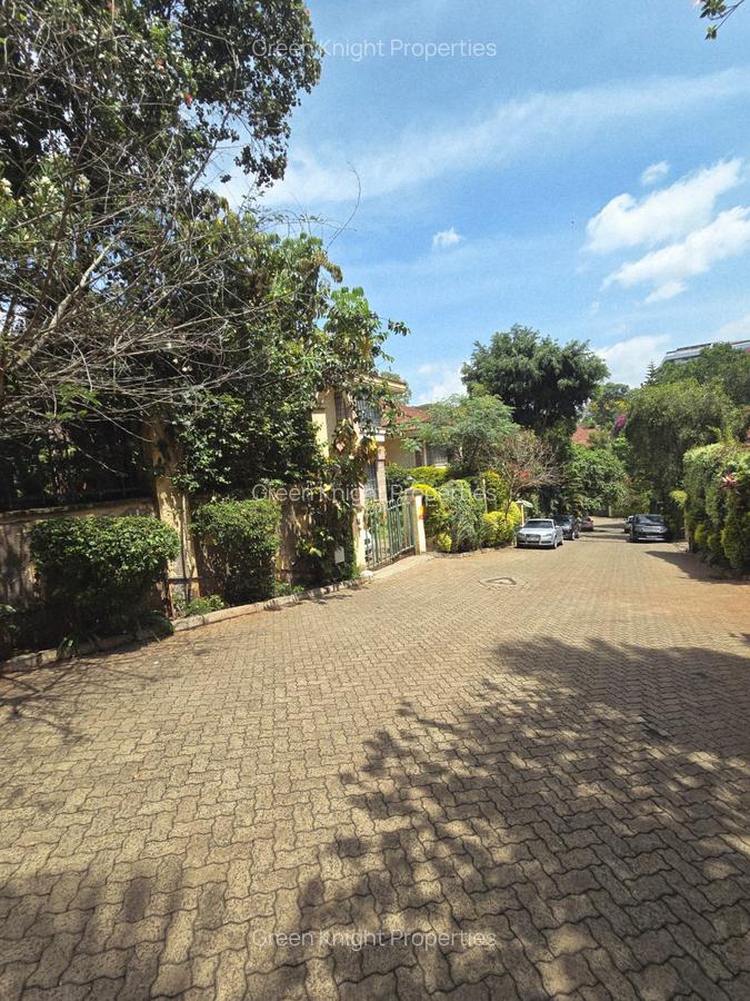 4 Bed Townhouse with En Suite in Spring Valley - 6