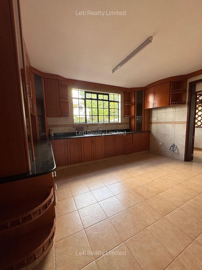 5 Bed Townhouse with En Suite in Lavington - 7