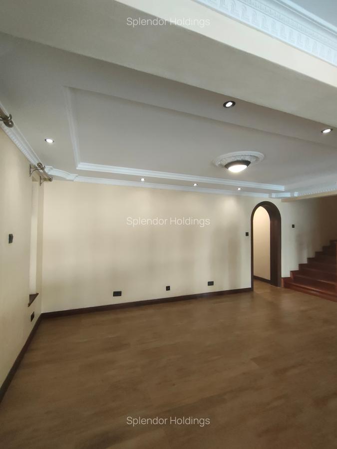 5 Bed Townhouse with En Suite in Lavington - 5