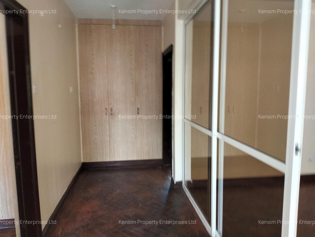 4 Bed Townhouse with En Suite in Lavington - 10