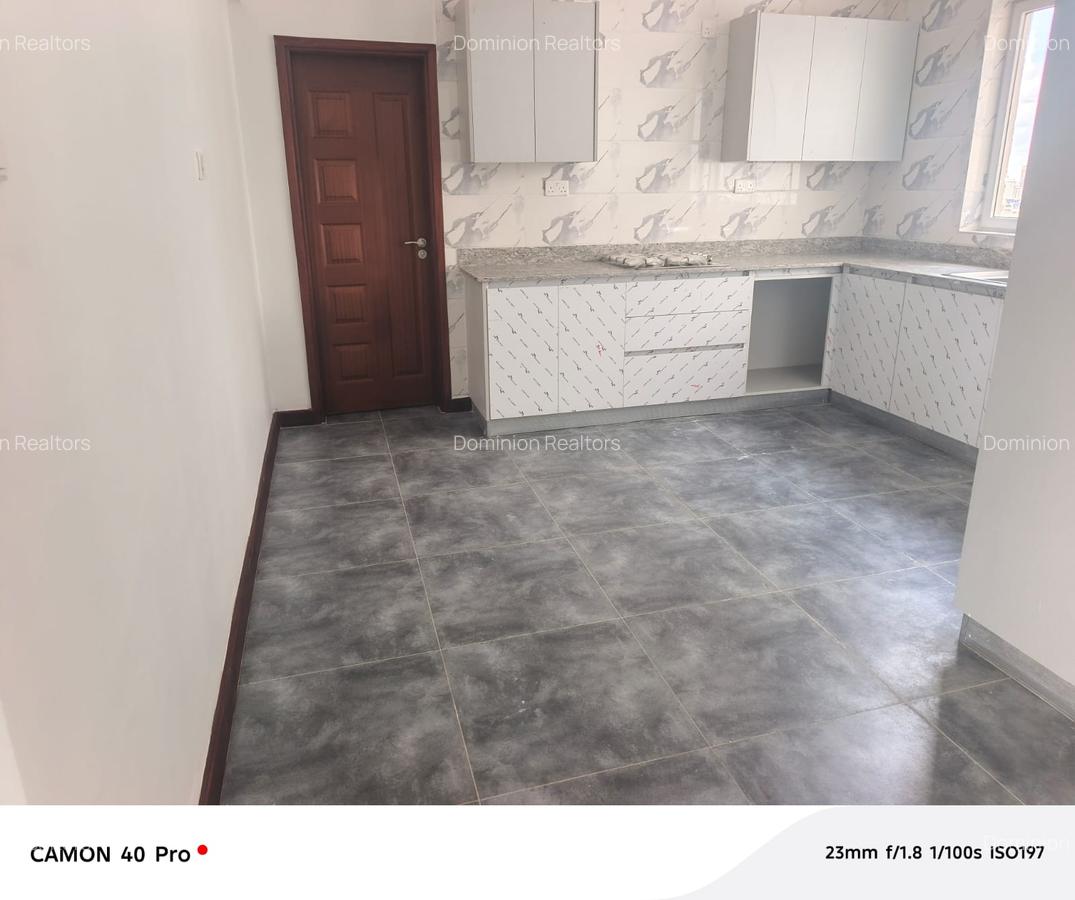 3 Bed Apartment with En Suite in Parklands - 4