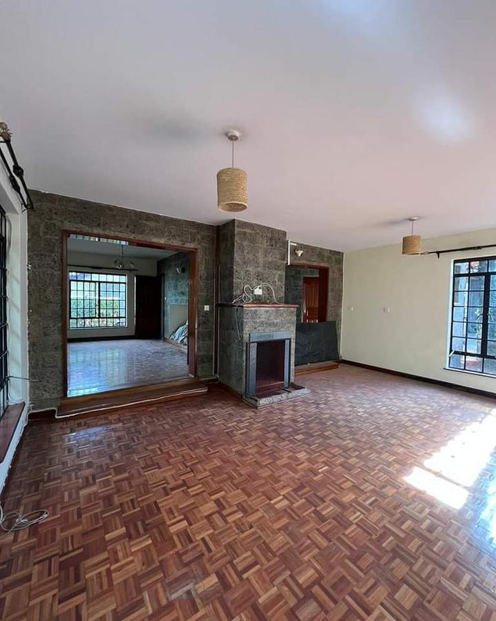 4 Bed Townhouse with En Suite in Spring Valley - 4