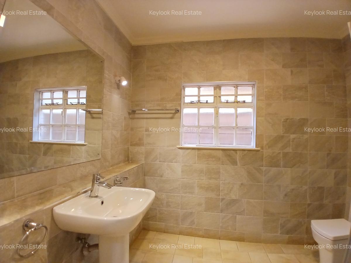 4 Bed House with En Suite at Lavington Green - 10