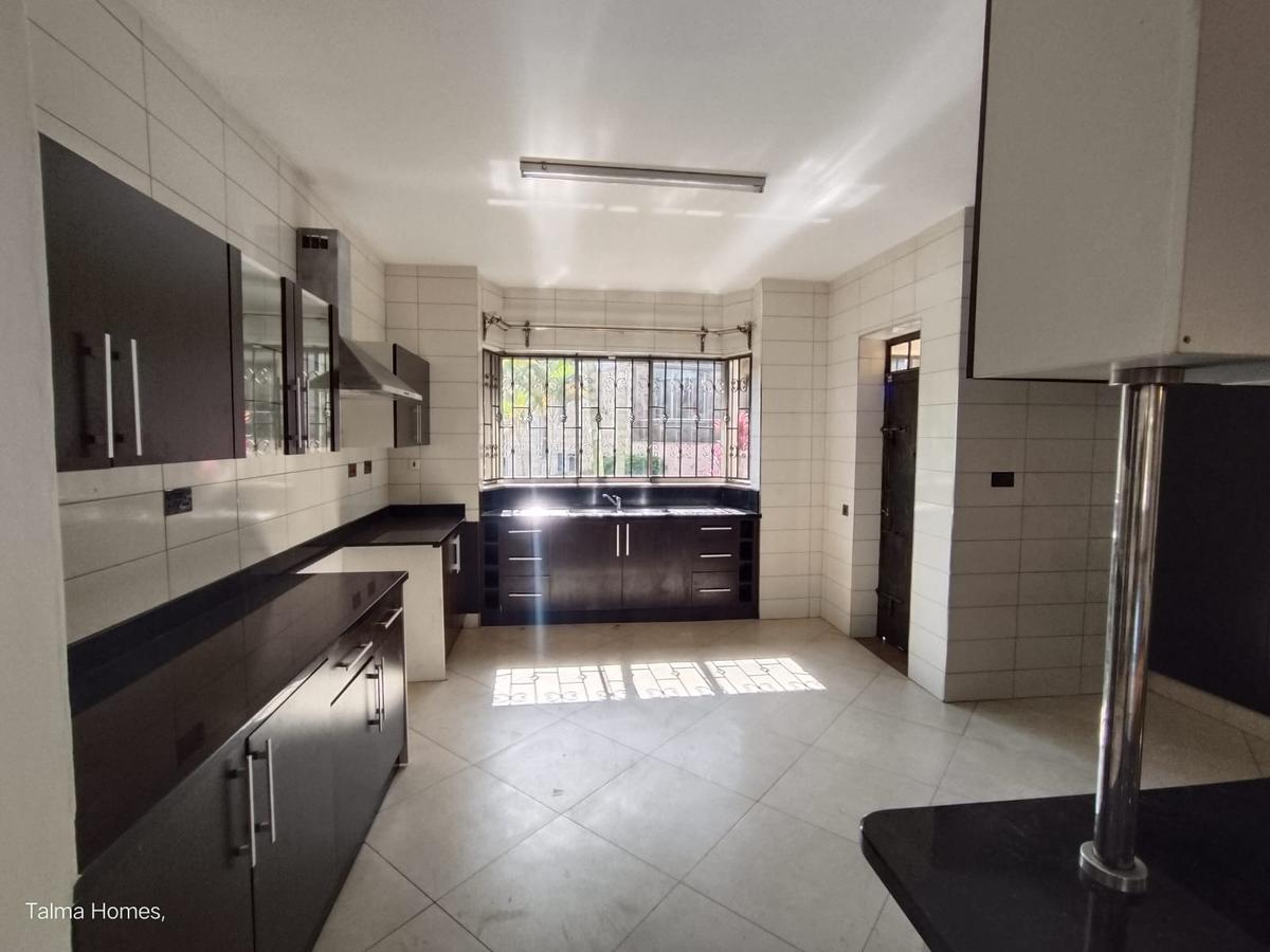 4 Bed Townhouse with En Suite at Eldama Ravine Road - 17