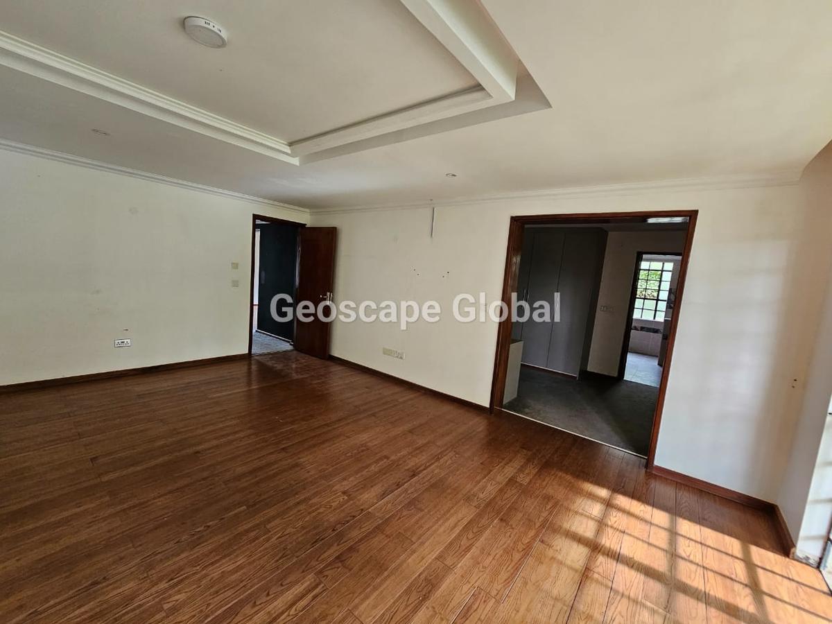 4 Bed Villa with En Suite in Kitisuru - 15