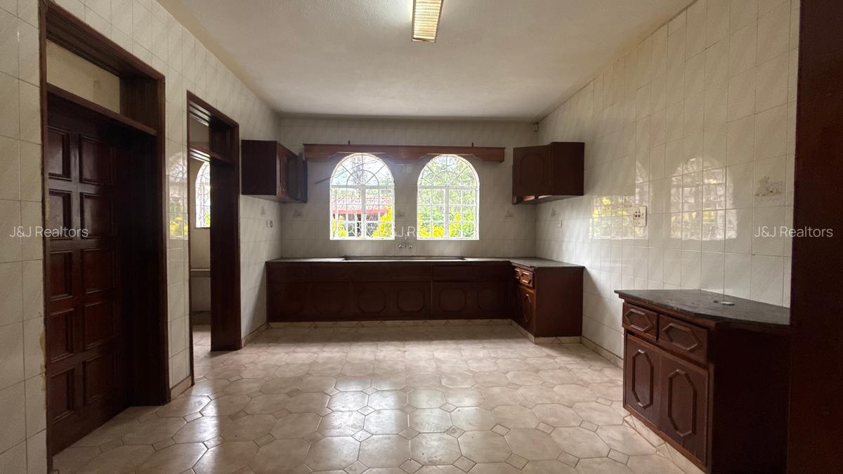Commercial Property with Service Charge Included in Lavington - 11