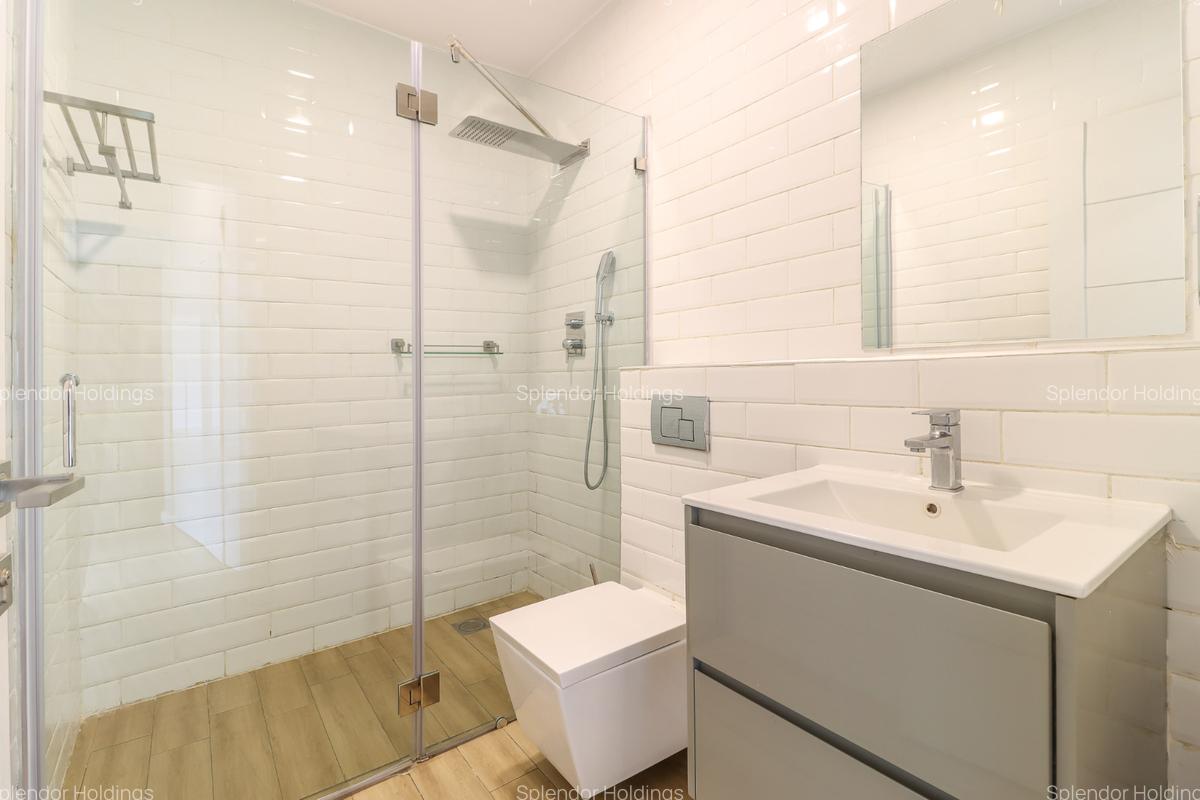 2 Bed Apartment with En Suite in Lavington - 8