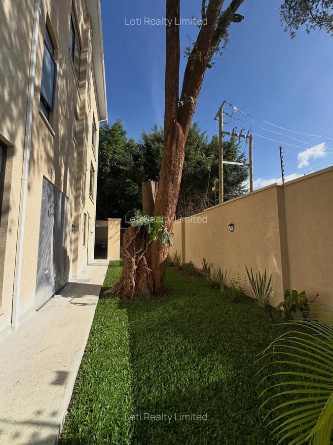 5 Bed Townhouse with En Suite in Lavington - 5