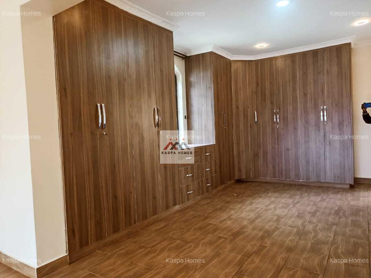 5 Bed Townhouse with En Suite in Westlands Area - 12