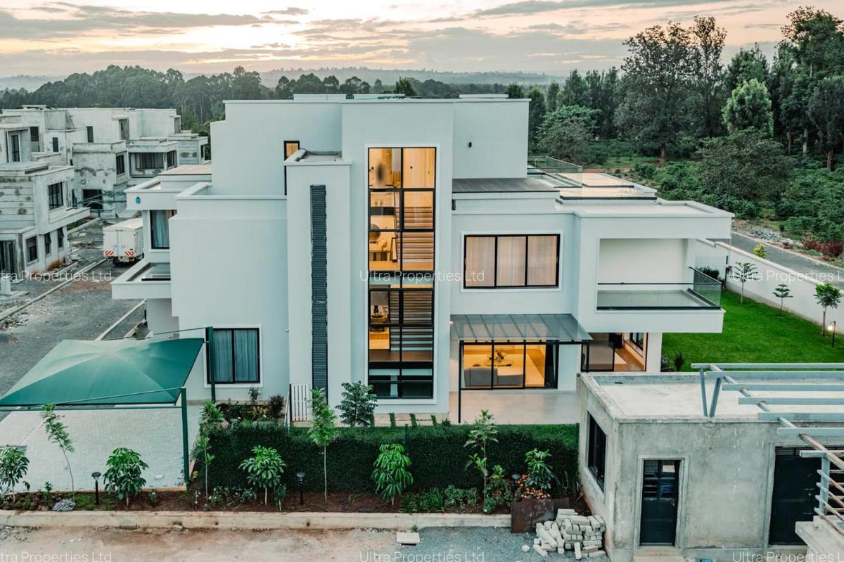 5 Bed Villa with En Suite in Runda - 2