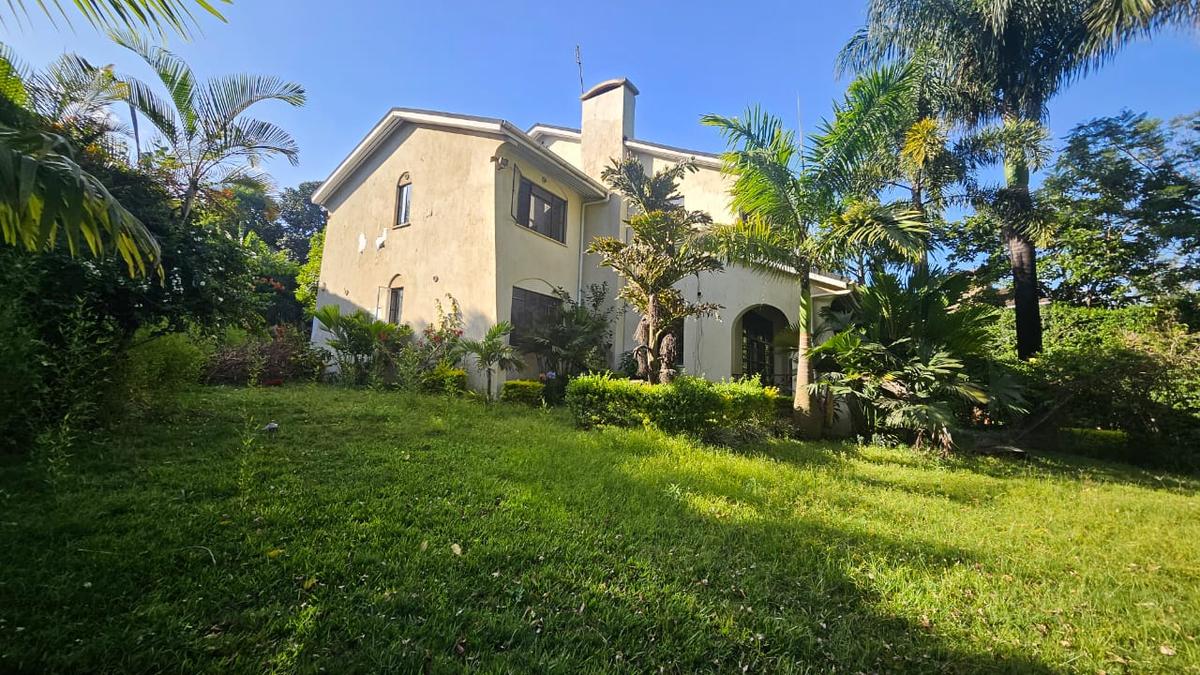 5 bed house with staff quarters at old runda