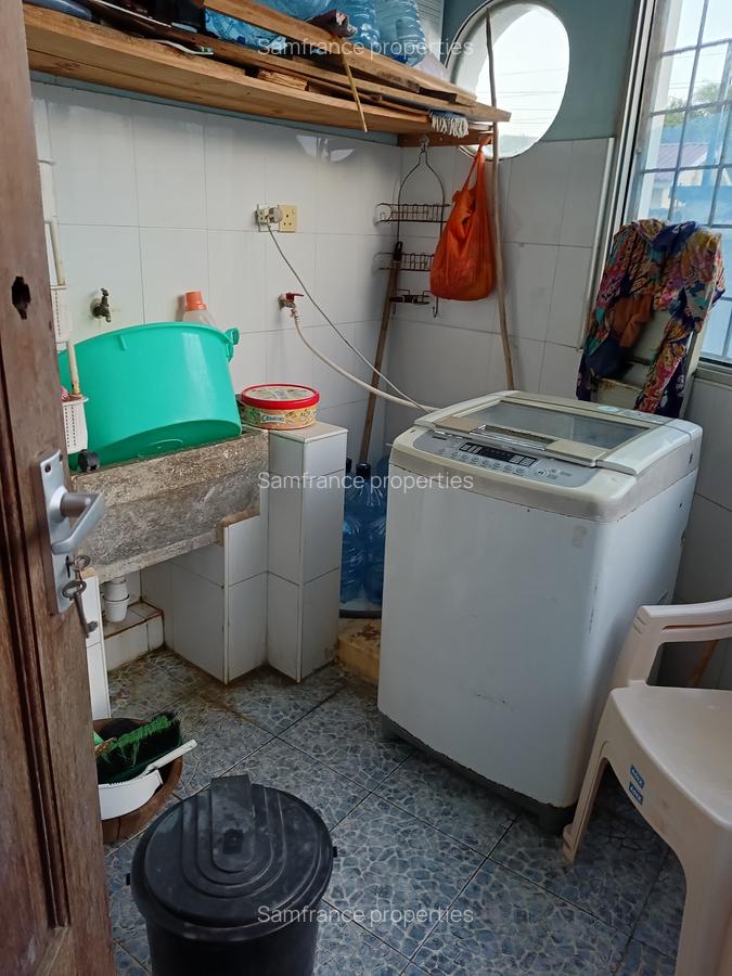 Serviced 3 Bed Apartment with En Suite at 4Th Avanue - 7