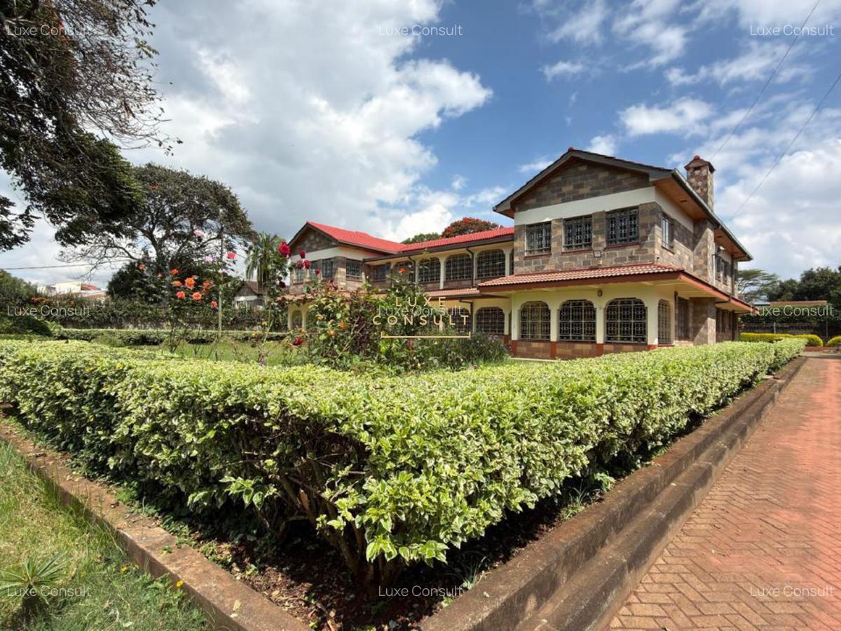 5 Bed Townhouse with En Suite in Nyari - 1
