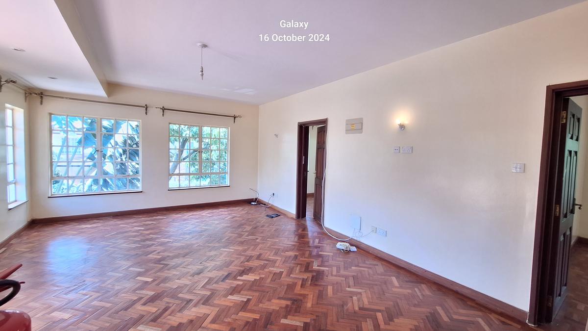 5 Bed Townhouse with En Suite in Lavington - 11