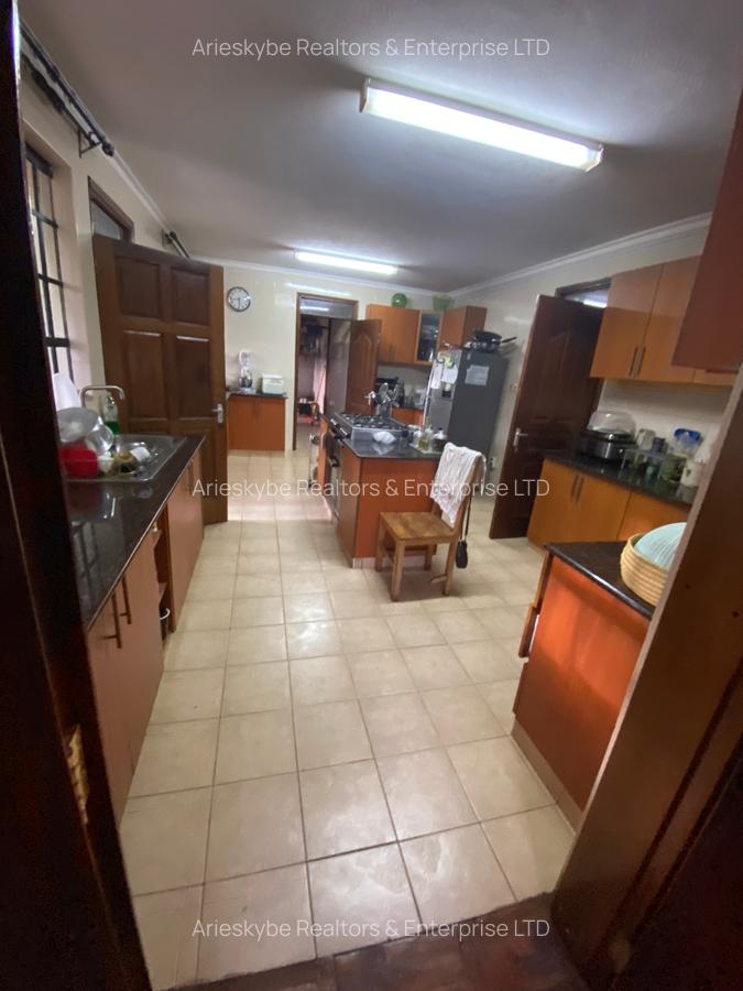 5 Bed Villa with En Suite in Runda - 7