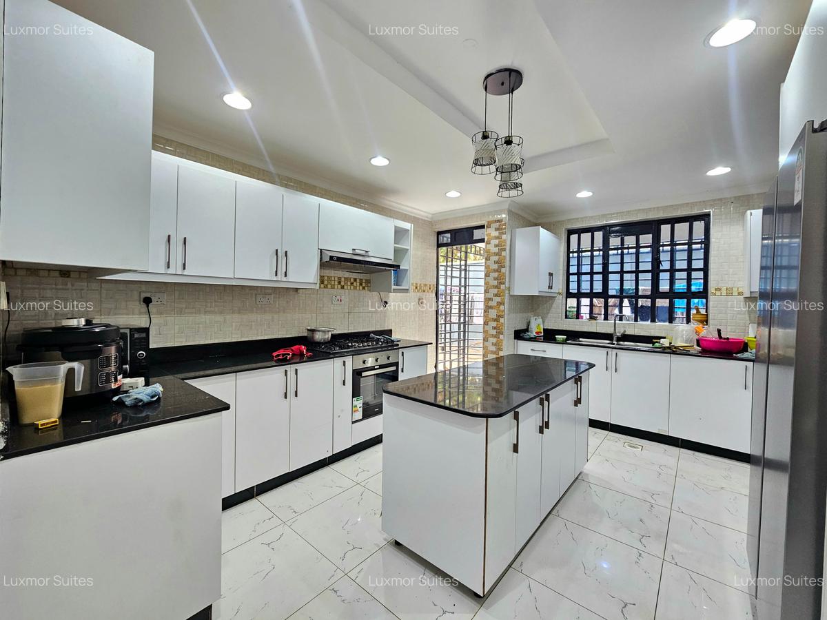 5 Bed Villa with En Suite at Kibiko Near Chavara School - 9