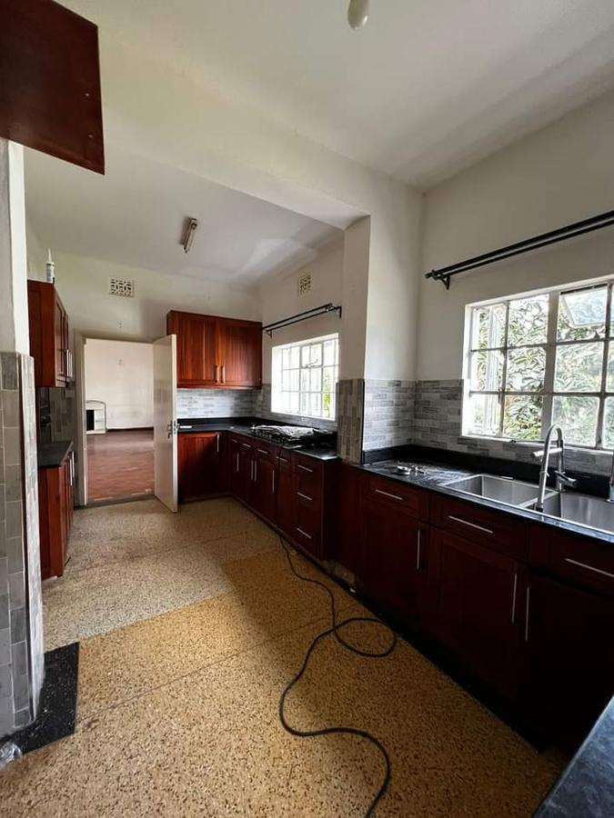 3 Bed House with En Suite at Lavington - 13