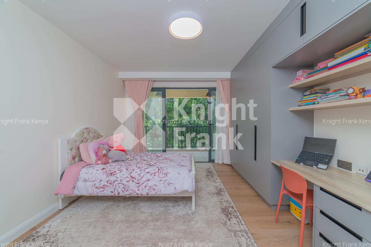 5 Bed Townhouse with En Suite in Redhill - 13