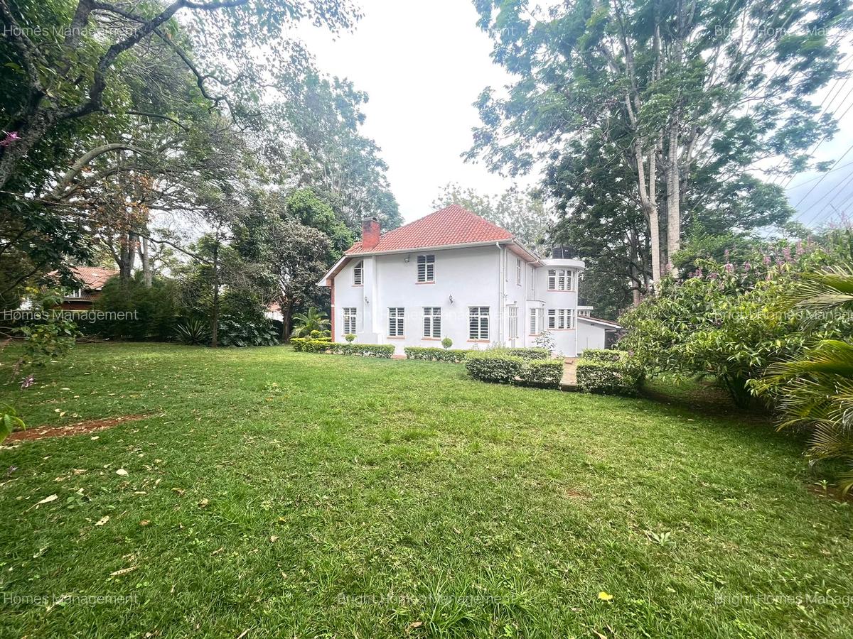 5 Bed Villa with En Suite in Rosslyn - 2