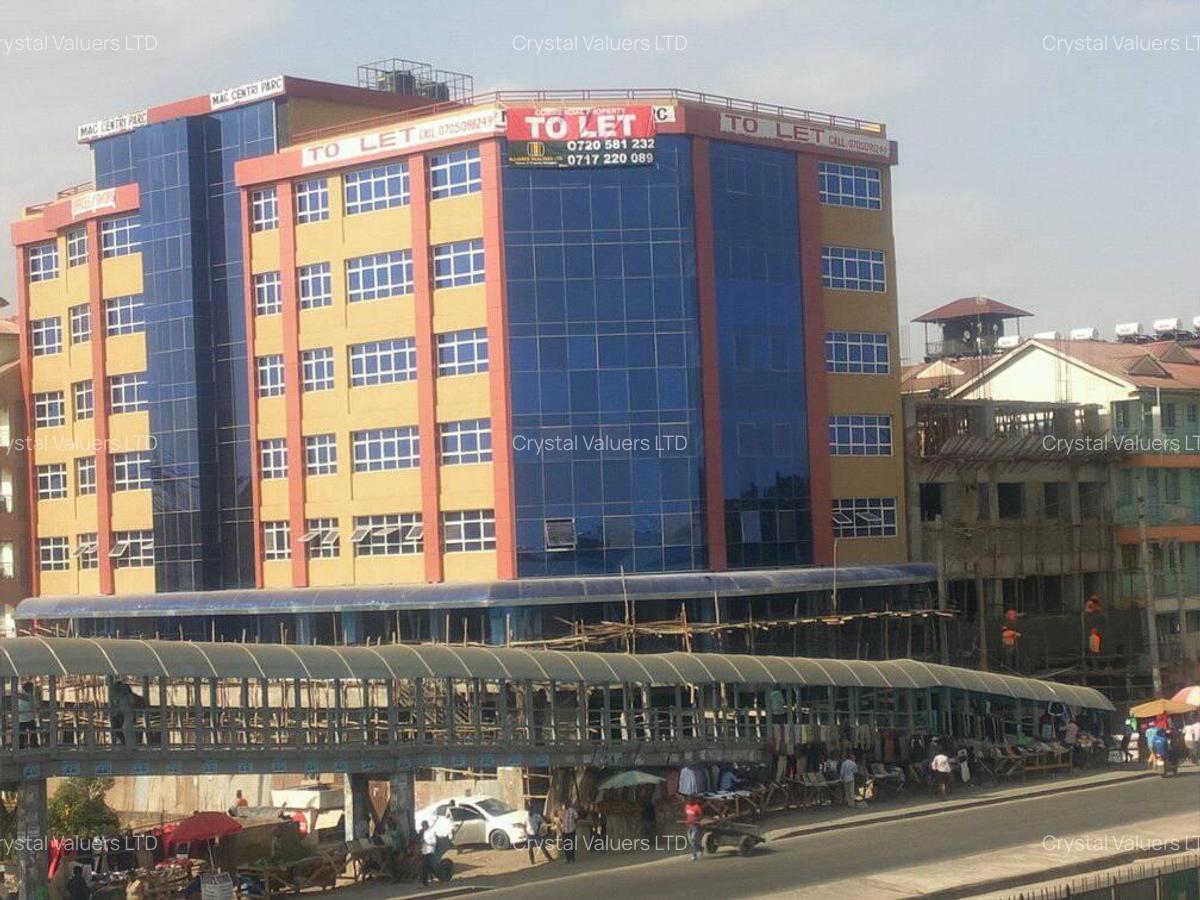 6,000 ft² Shop with Service Charge Included at Airport North Road - 1