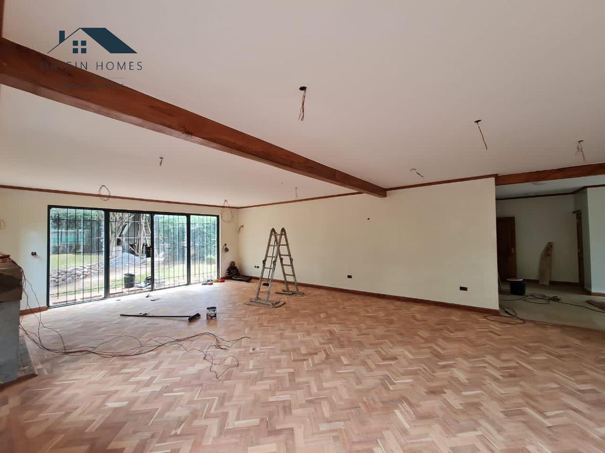 4 Bed House with En Suite at Lavington - 7