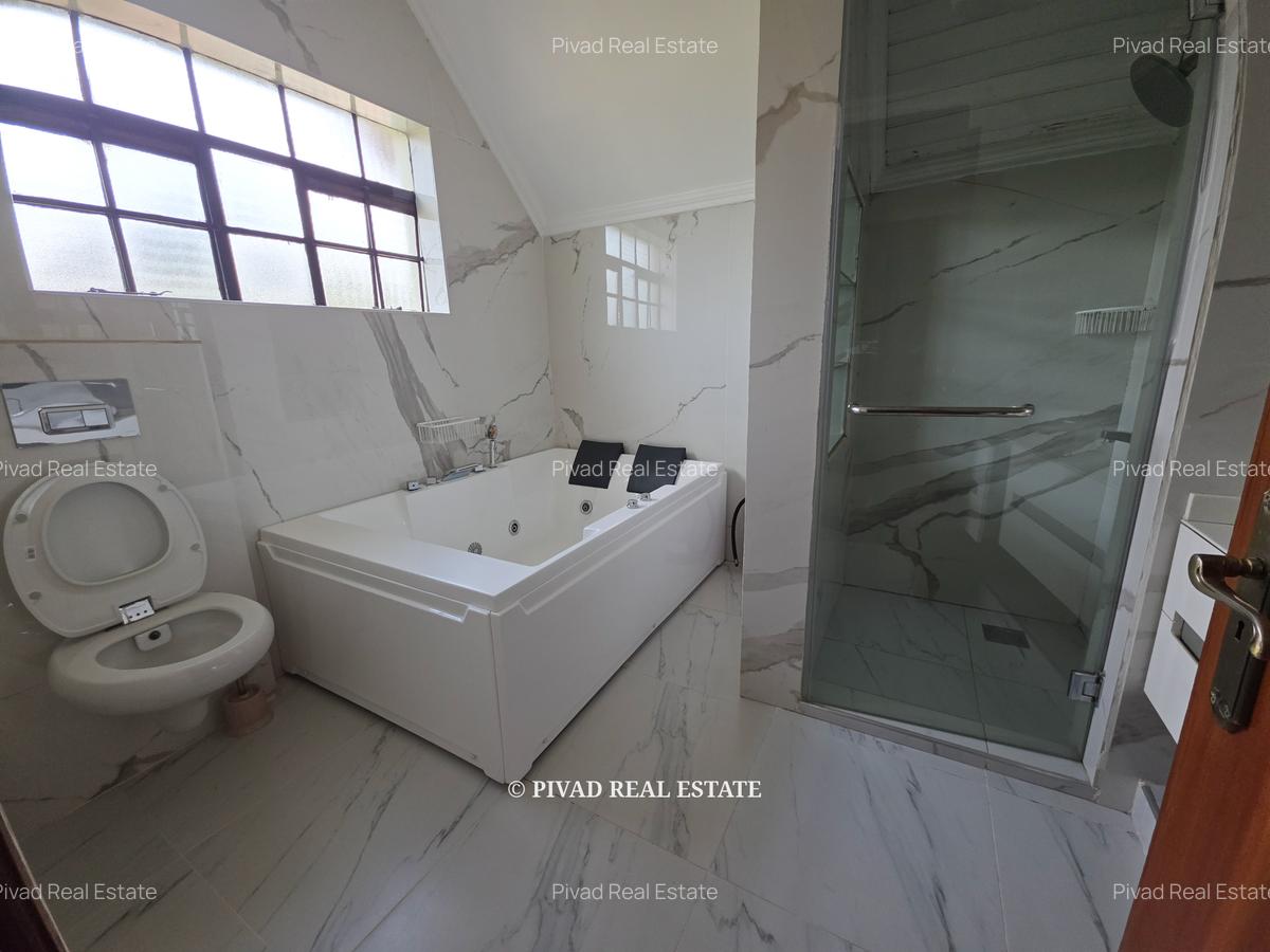 5 Bed House with Swimming Pool in Garden Estate - 13